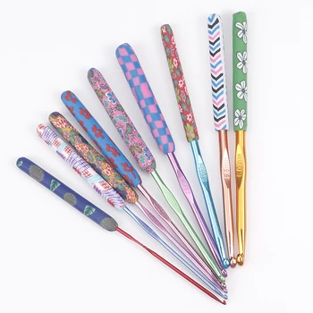 Набор для вязания крючком сверхдлинной длины с мягкой ручкой и эргономичным цветным захватом и принадлежностями для основного вязания 2,0-6 мм