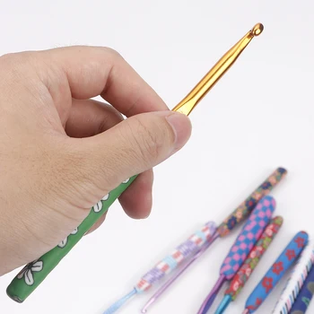 Набор для вязания крючком сверхдлинной длины с мягкой ручкой и эргономичным цветным захватом и принадлежностями для основного вязания 2,0-6 мм 5