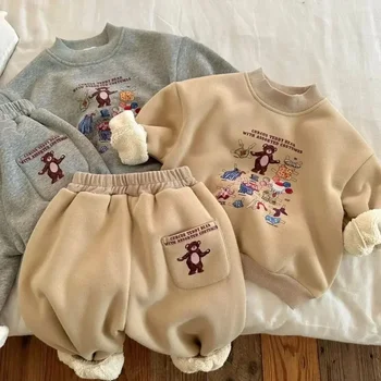 Зимние плюшевые теплые детские комплекты 2023 года, милый медведь, толстый плюшевый свитер для девочек и мальчиков, брюки с мультяшным принтом, 2 предмета, Повседневные детские кроватки 2