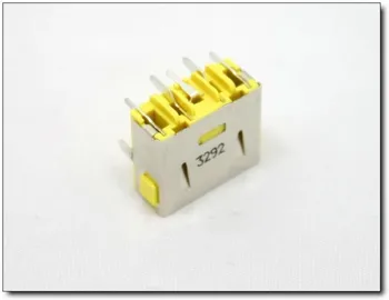Силовая розетка постоянного тока квадратного желтого цвета с горизонтальным подключением 10A с высоким током 021