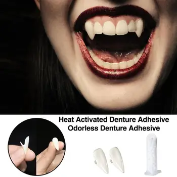 Яркие зубные протезы на Хэллоуин выделяются благодаря искусной имитации зубных протезов, имитирующих зубы, широкого применения
