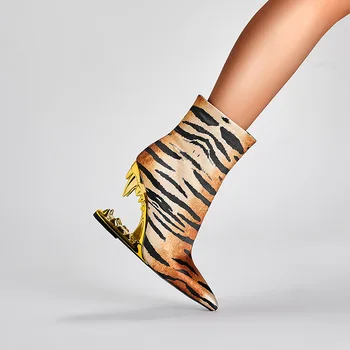 Phoentin/ Дизайнерская Обувь для Подиума с рисунком Тигра; Коллекция 2023 года; Осенние Женские Пикантные Модные Ботильоны на высоком каблуке в форме зубов; FT2768