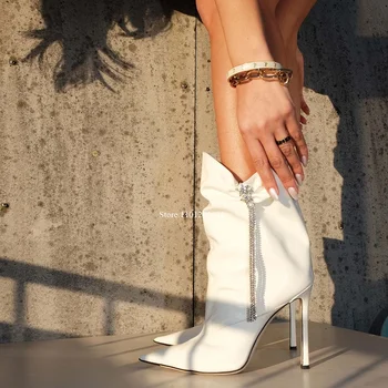 Женские ботильоны с кристаллами, бахрома в виде звезд, черно-белые кожаные ботинки на высоком каблуке с острым носком, лаконичная дизайнерская обувь с бусинами на шнуровке