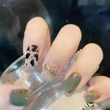 Глянцевые короткие квадратные накладные ногти Свежая печать на ногтях с молочной текстурой Дизайн искусственных накладных ногтей для подарков женщинам на день рождения