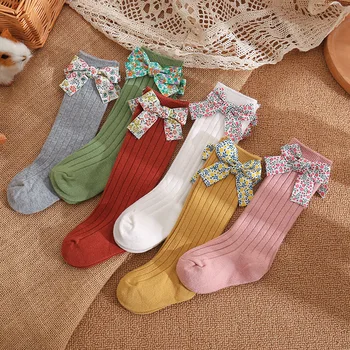 Милые носки для маленьких девочек с цветочным бантом, носки до колена, Мягкие хлопковые детские носки в полоску, Детские носки в стиле принцессы для 0-5 лет