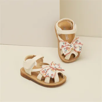 2023 Новая летняя детская обувь для девочек, кожаные детские сандалии с бантиком-бабочкой на мягкой подошве, модные сандалии принцессы для маленьких девочек